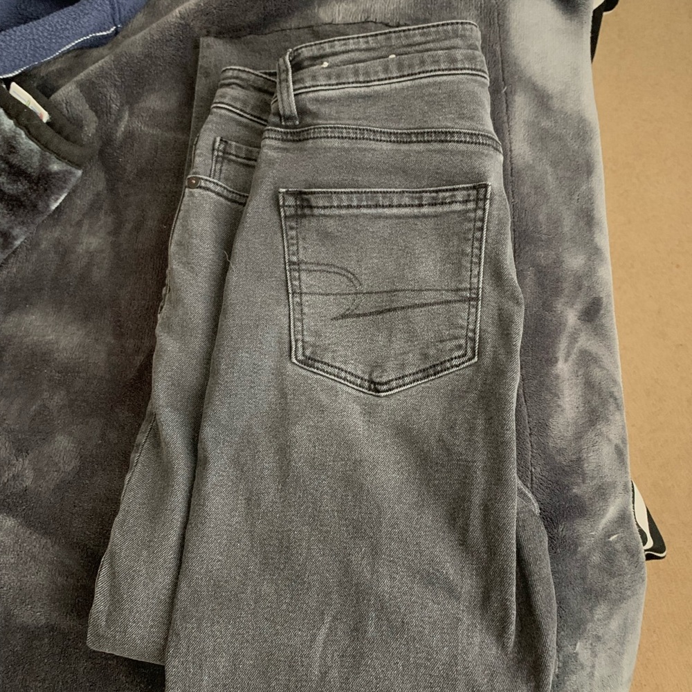 American Eagle short black mom jeans